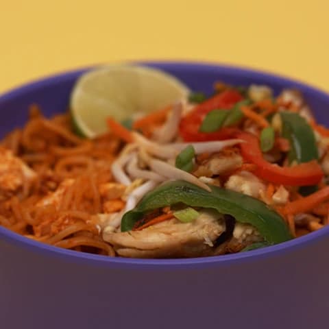 SPICY CHICKEN PAD THAI